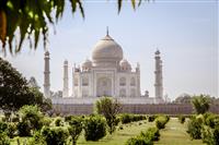 インド民族の要素をフィーチャーしたインスピレーションを与えるトラック。ソロピアノで小さく始まり、壮大なクライマックスに向かって進みます。